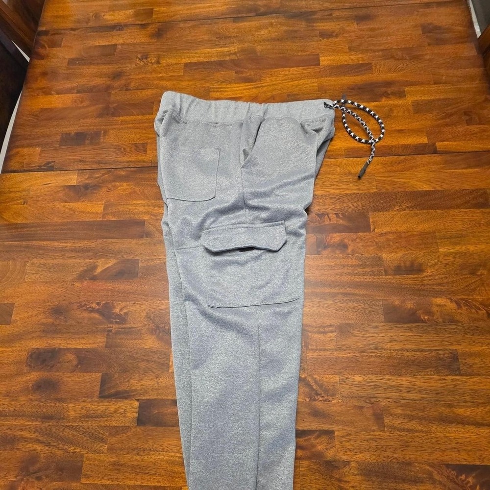 AIRWALK GREY CARGO SWEATPANTS SIZE MEDIUM SKU88